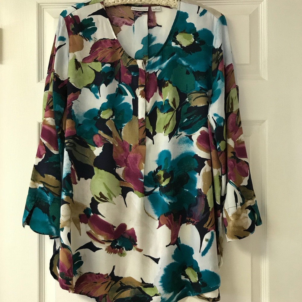 Liz Claiborne’s silky printed top XL